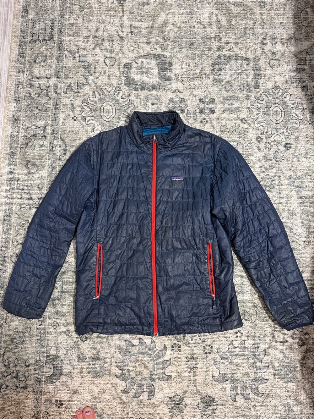Patagonia Men’s Navy Puffer Jacket with Red Trim